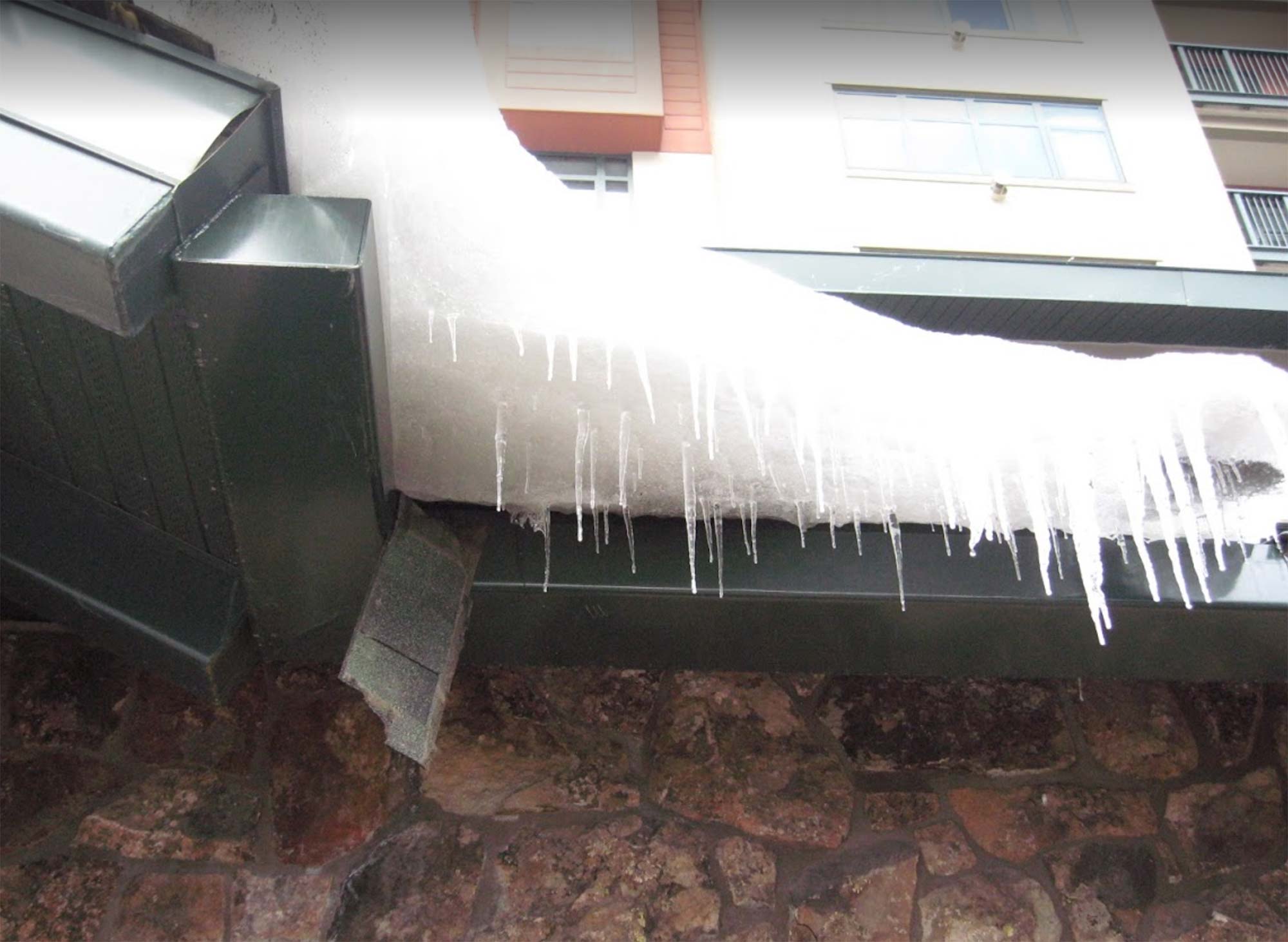 Ice Dams cause heavier loads on roofs